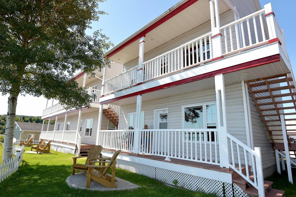 Motel Et Chalets Bo-Fleuve Evangeline Saint-Siméon Zewnętrze zdjęcie