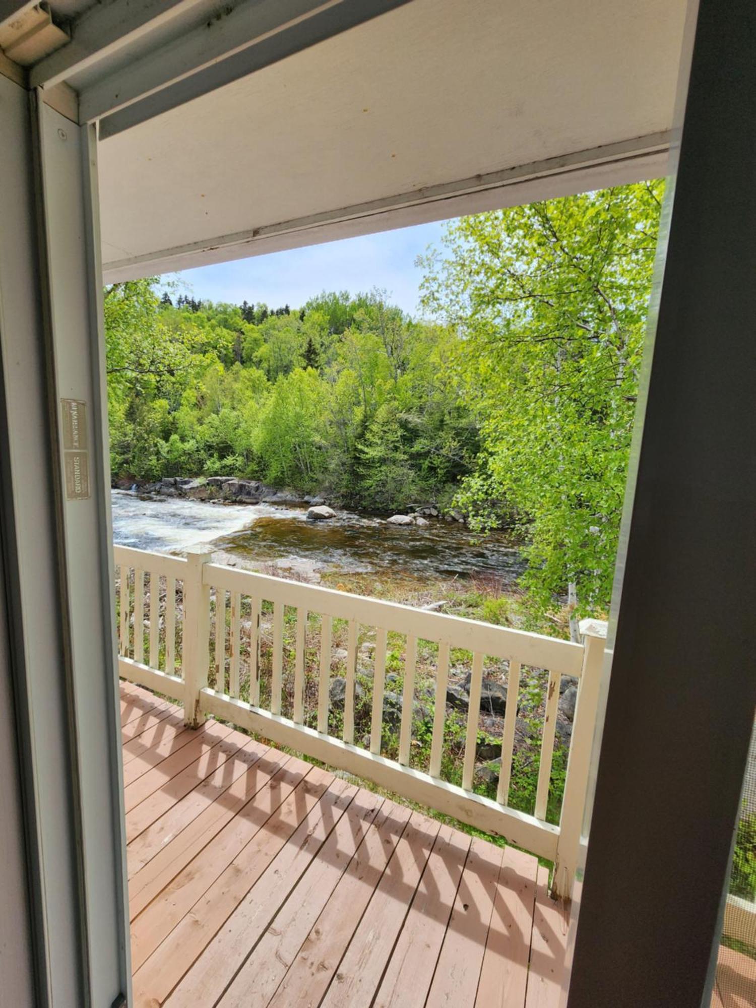 Motel Et Chalets Bo-Fleuve Evangeline Saint-Siméon Zewnętrze zdjęcie