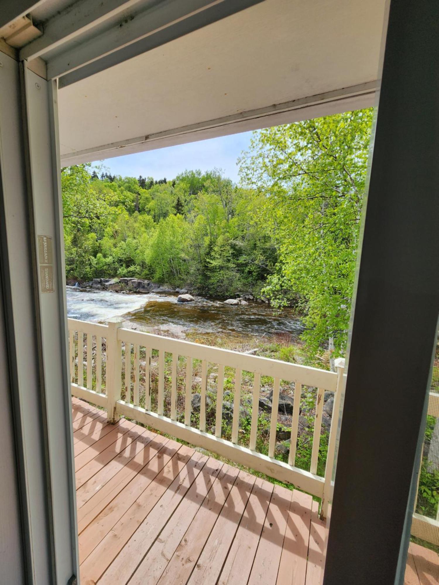 Motel Et Chalets Bo-Fleuve Evangeline Saint-Siméon Zewnętrze zdjęcie