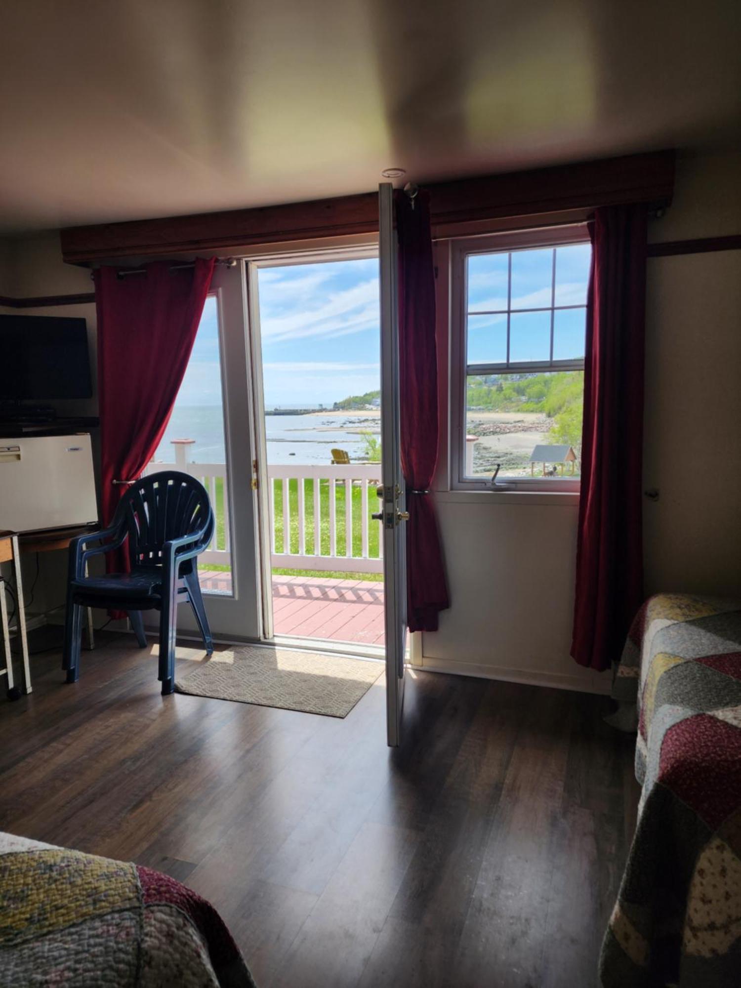 Motel Et Chalets Bo-Fleuve Evangeline Saint-Siméon Zewnętrze zdjęcie