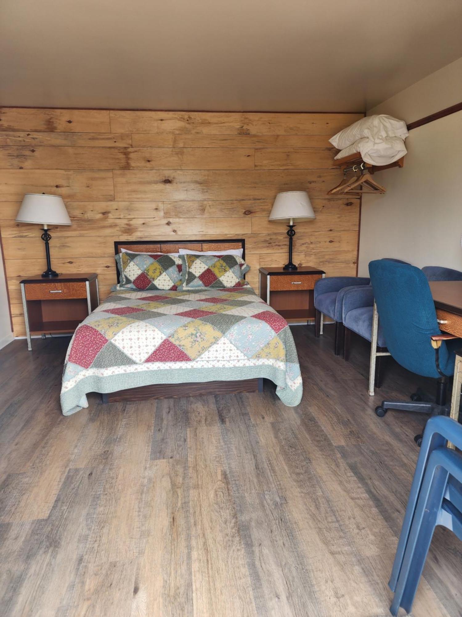 Motel Et Chalets Bo-Fleuve Evangeline Saint-Siméon Zewnętrze zdjęcie